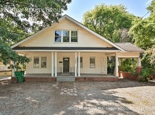 1025 Ambassador St, Charlotte, NC 28208