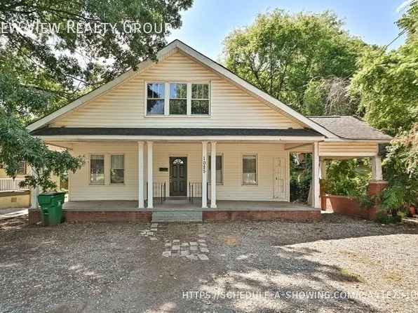 1025 Ambassador St, Charlotte, NC 28208