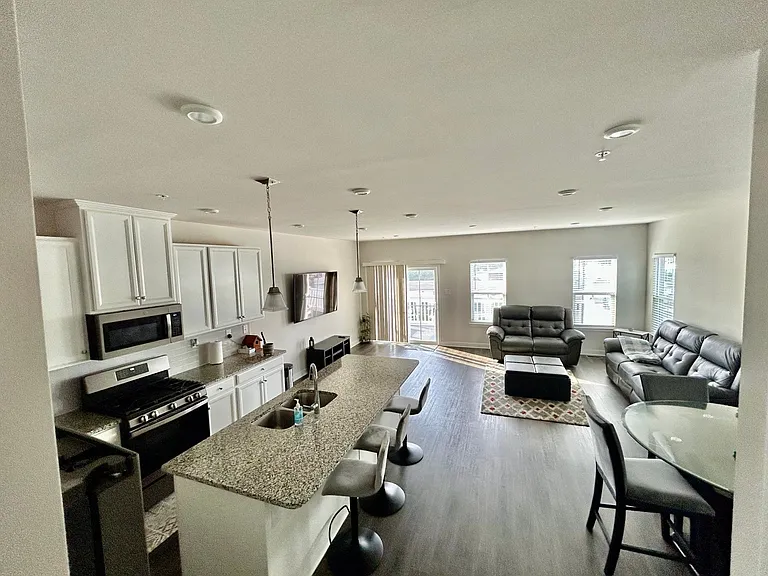 210 Chase Dr — Photo 7