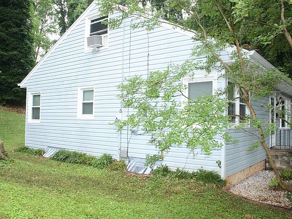 4th image of 501 Dumas St
