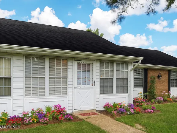 61 Cambridge Circle #B, Manchester, NJ 08759