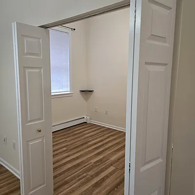 Rented by Karyn Shipsey, LREB | media 7