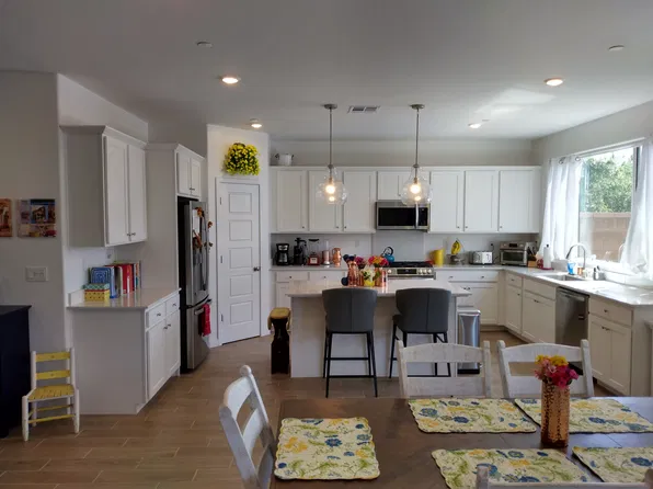 2786 Montana Ave, Clovis, CA 93619