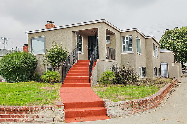 1st image of 10338 S Manhattan Pl