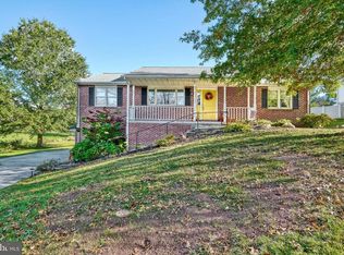 2660 Sunset Ln, York, PA 17408