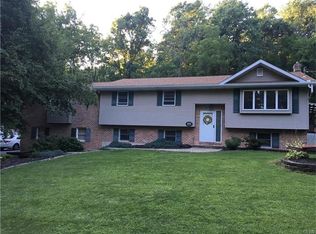 3227 Spring Valley Rd, Slatington, PA 18080