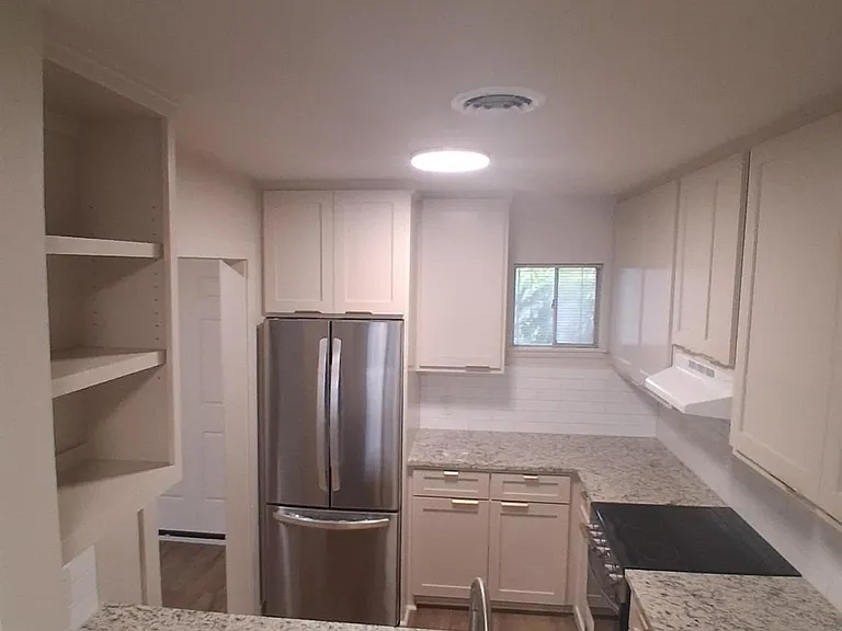 8906 Ilona Ln #5 — Photo 3