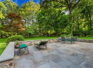 39 Sheridan Dr, New Canaan, CT 06840