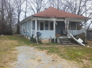 506 E Chestnut St, Anna, IL 62906