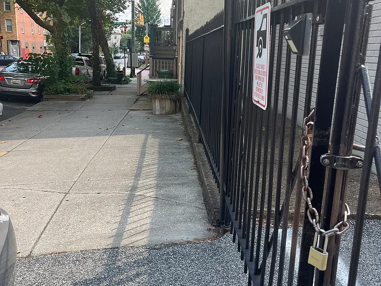 S Ann St — Photo 10