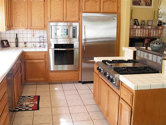 5th image of 5920 Blackstone Dr