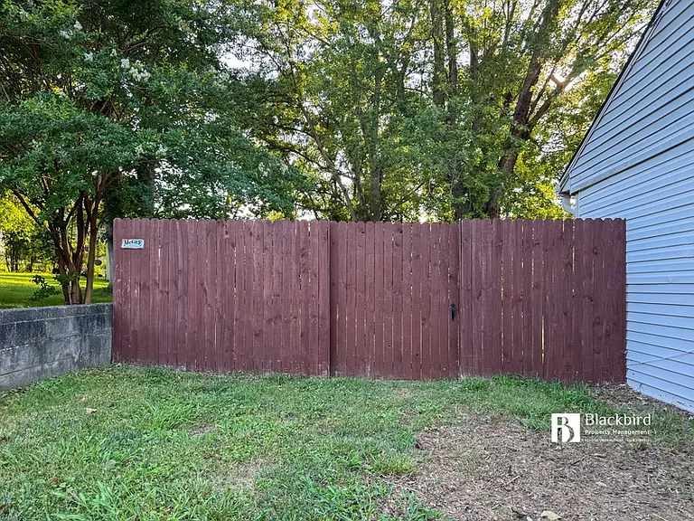 11901 Crestwood Ave S — Photo 21