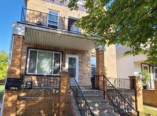 9386 Mitchell St, Hamtramck, MI 48212