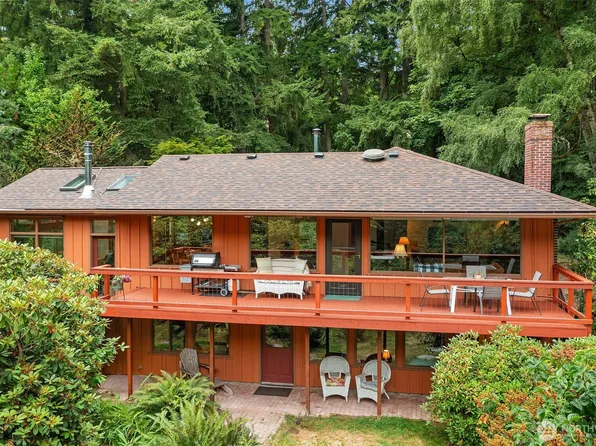 17218 90th Avenue SW, Vashon, WA 98070