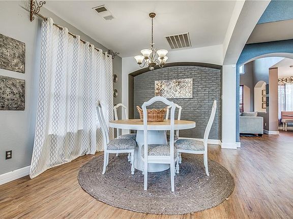 5th image of 1775 Bentley Dr