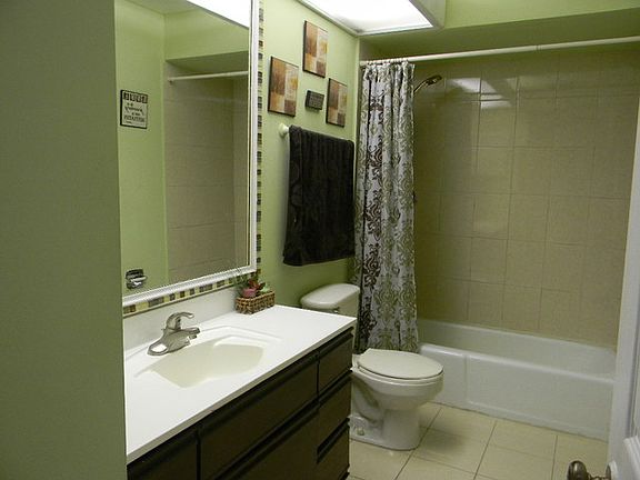 5th image of 1305 Bamburg Ct Unit B