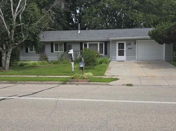 41 E Vista Blvd, Markesan, WI 53946