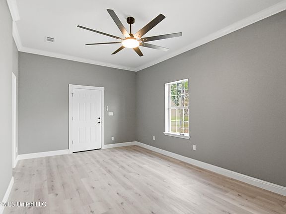 5th image of 411 Henry Ave