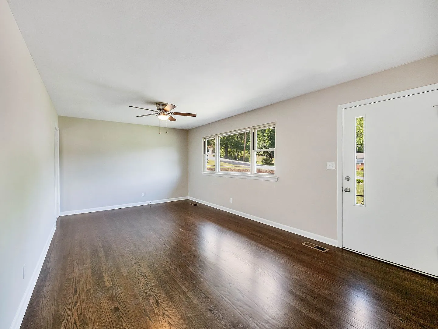 3 Bedroom Home in Red Bank Pet Friendly & Minutes to Downtown — Photo 2