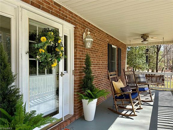 5th image of 3501 River Ridge Rd