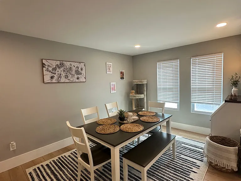 1804 W 45th St #2 — Photo 8