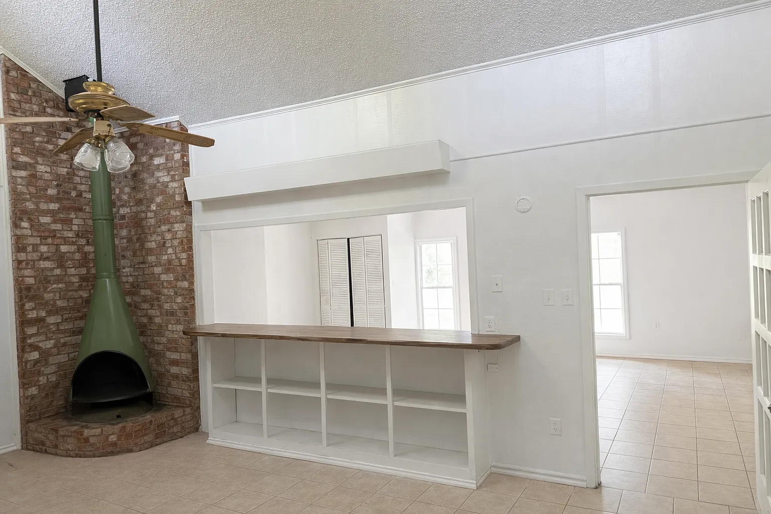 Studio, 757 sqft, $900 — Photo 2