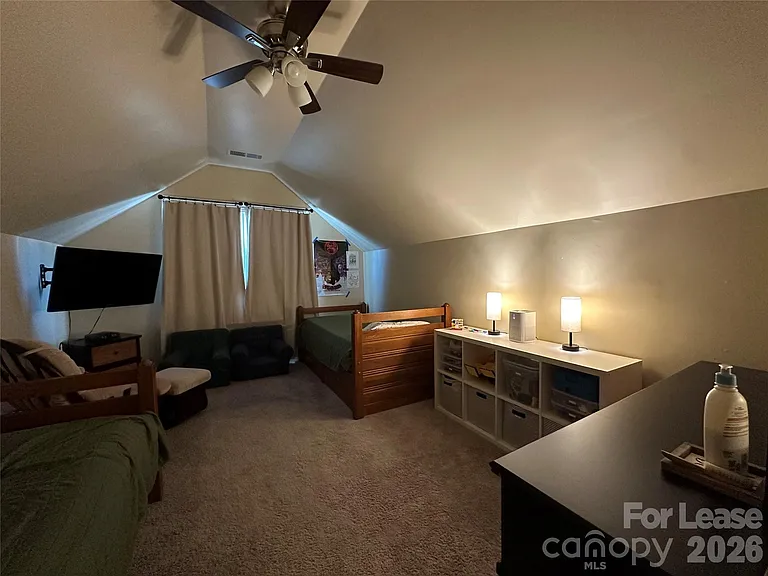 819 Stargard Ct — Photo 35