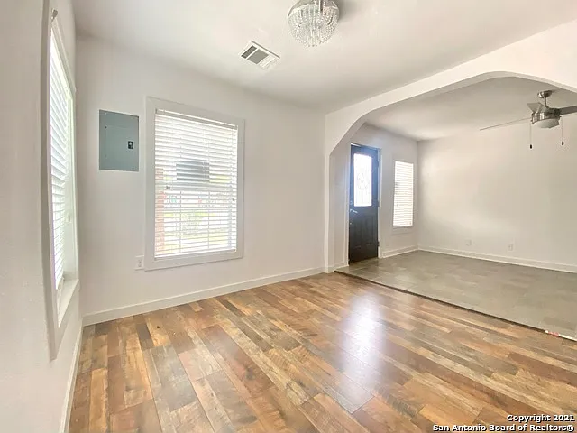 3237 Colima St — Photo 10