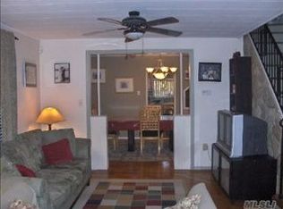 241 Cochran Pl, Valley Stream, NY 11581