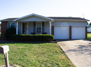 913 Cambridge Dr, Sikeston, MO 63801