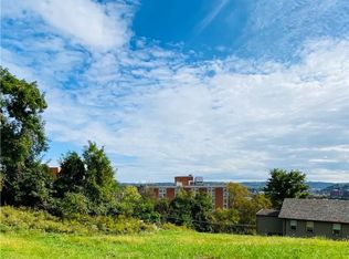 3 Desdemona St, Pittsburgh, PA 15217