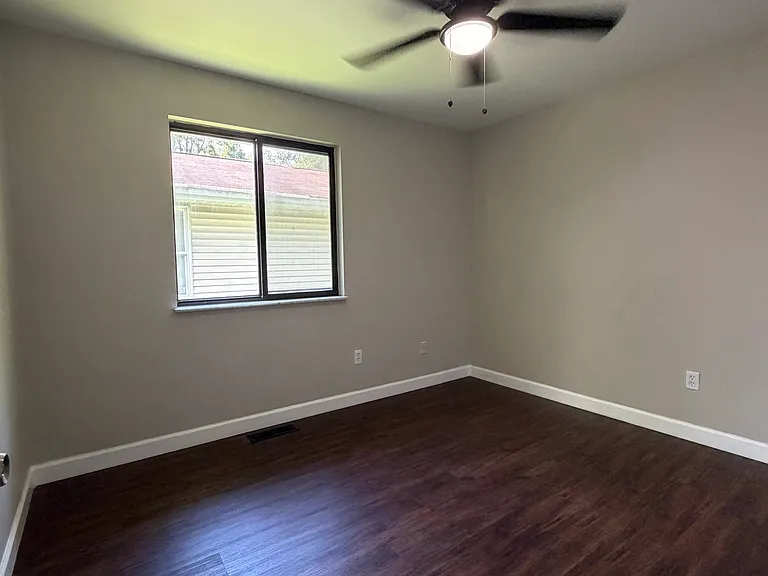 2540 Wilson Ave — Photo 9