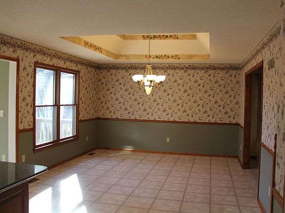 5th image of 38 Arrowhead Dr