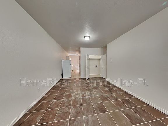 4th image of 1109 Bessie St
