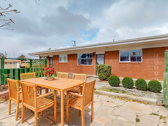 3rd image of 528 Cardenas Dr SE
