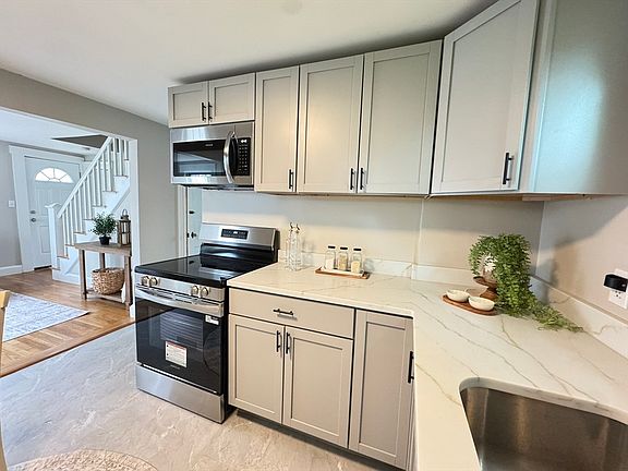5th image of 26 Hobson St