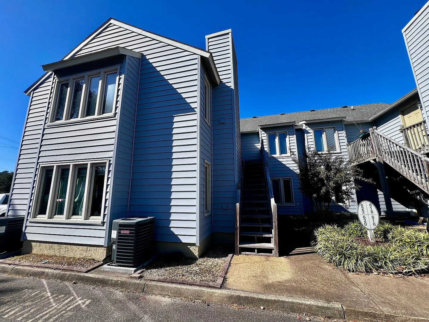 2 bedroom, 2 bathroom home — Photo 1
