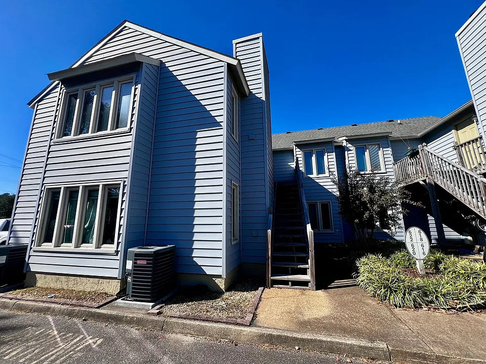 622 Pinewood Dr
