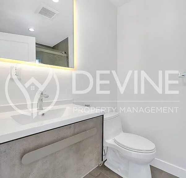 3026 Greenfield Ave — Photo 23