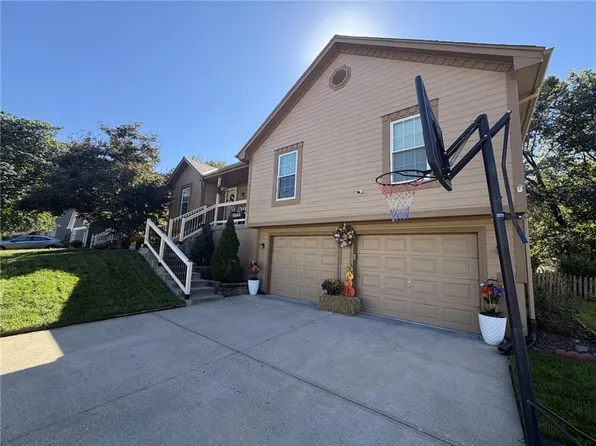 8623 NE 72nd Ter, Kansas City, MO 64158