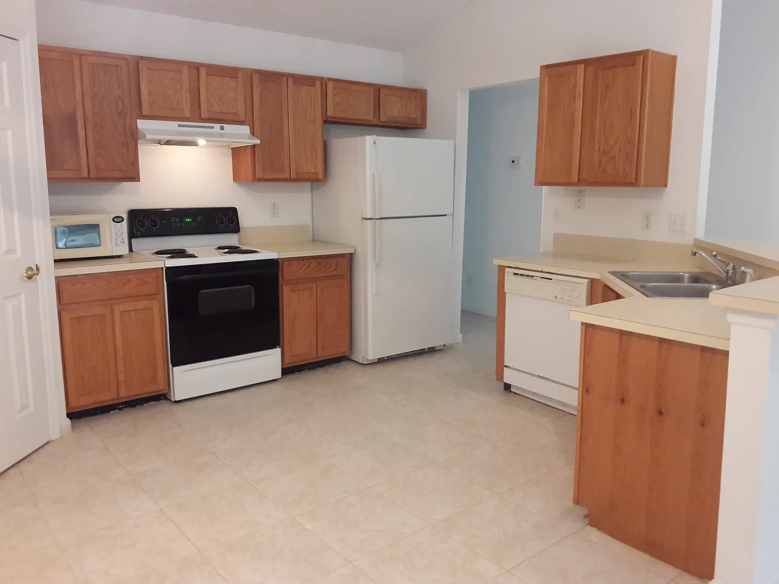30 Rosecroft Ln — Photo 2