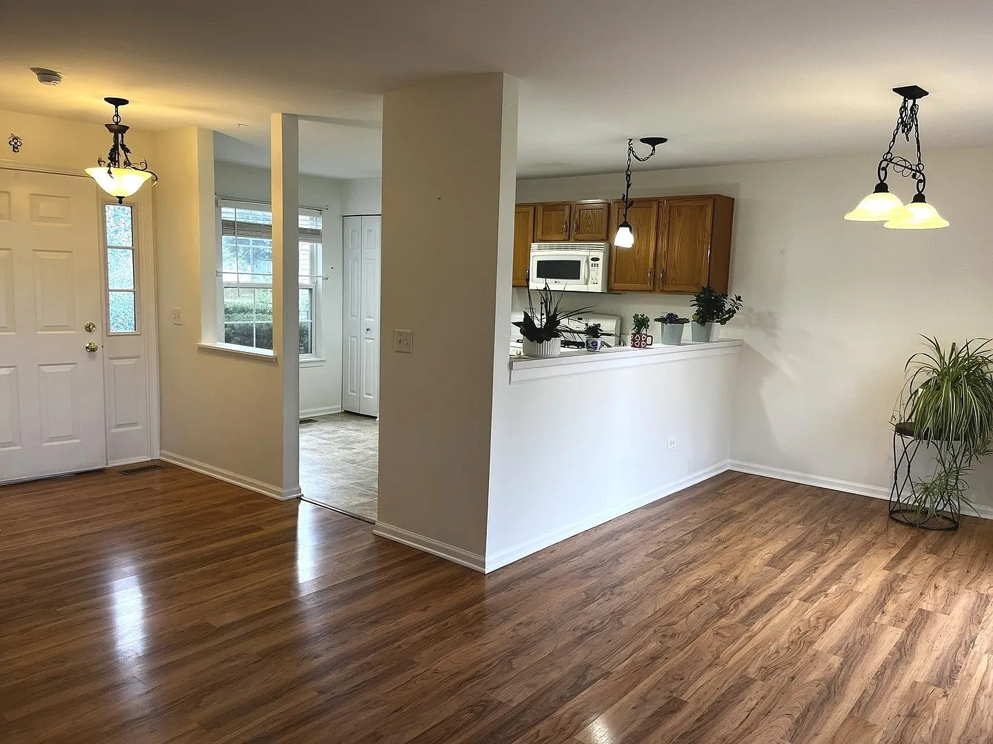 2 bed, 1107 sqft, $2,200 — Photo 3