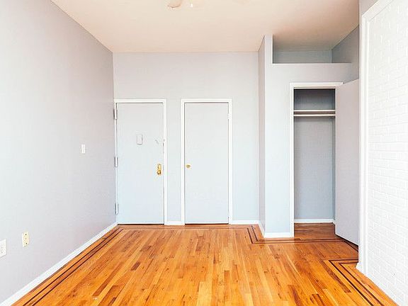2nd image of 179 Jefferson St APT 1R