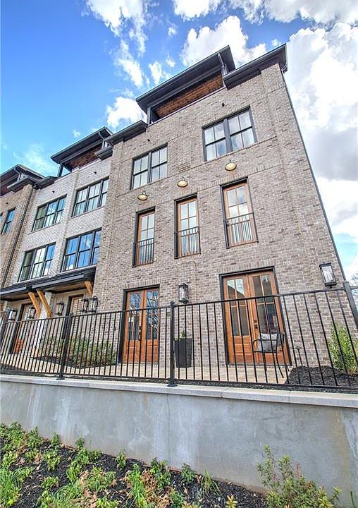 1st image of 178 Main St #204
