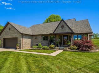 1 Beth Ln, Milton, WV 25541