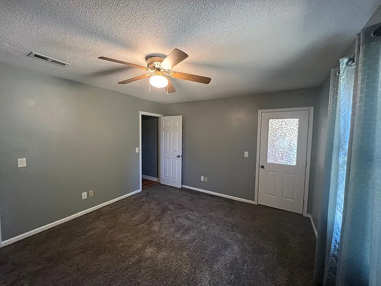 116 E Pondella Dr — Photo 10