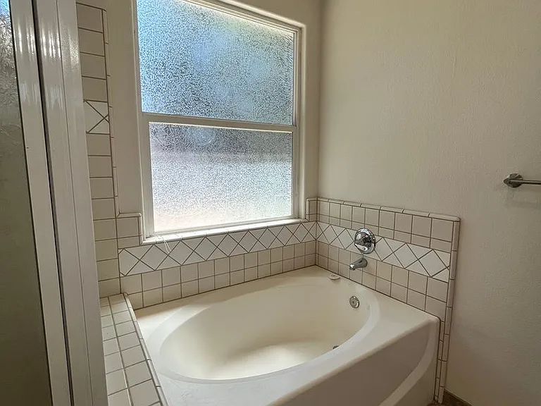 1807 E Harter Ct — Photo 13