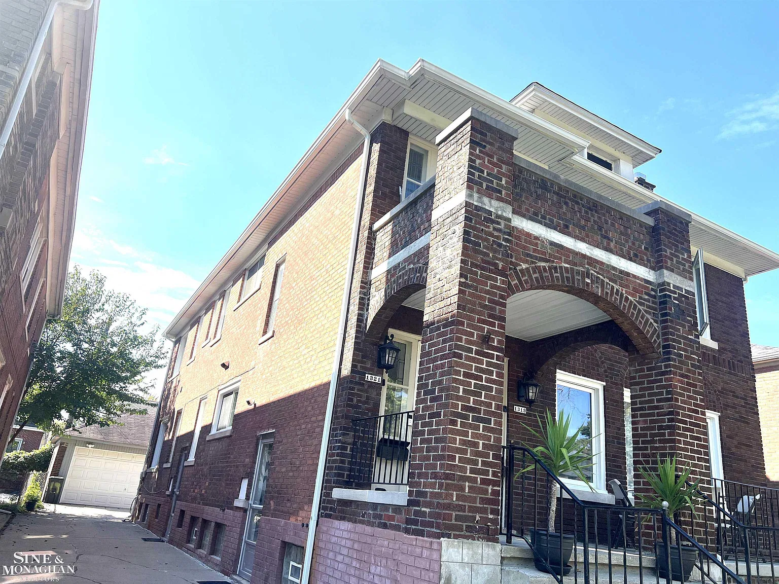3 bed, 1.0 bath, 1404 sqft, $1,800 — Photo 2