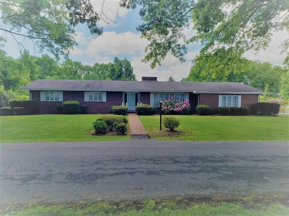 876 Falcon Dr, Abingdon, VA 24210