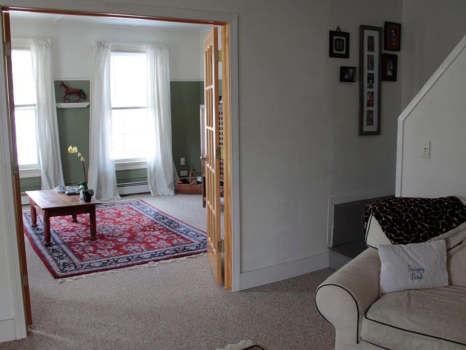 living room /sitting room